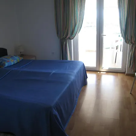 Zimmer F2 Apartment